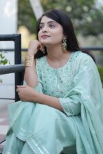 Festive Woven Gold Banarasi-Style Salwar Kameez Set in Green - Image 5